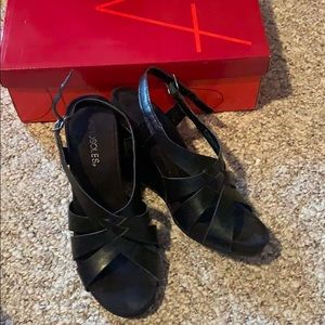 Aerosoles black wedge heels
